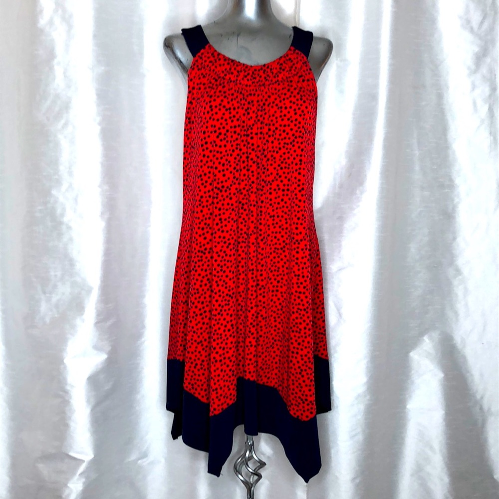 Size 14W red & black sleeveless dress. En Focus